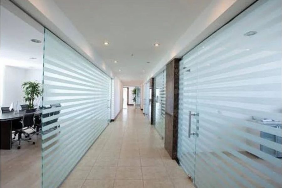 Double glazed glass partition with integral blinds