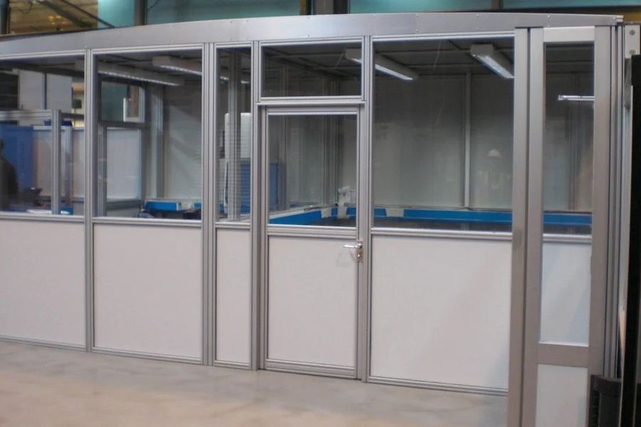 Aluminium partition with a glazed door leaf